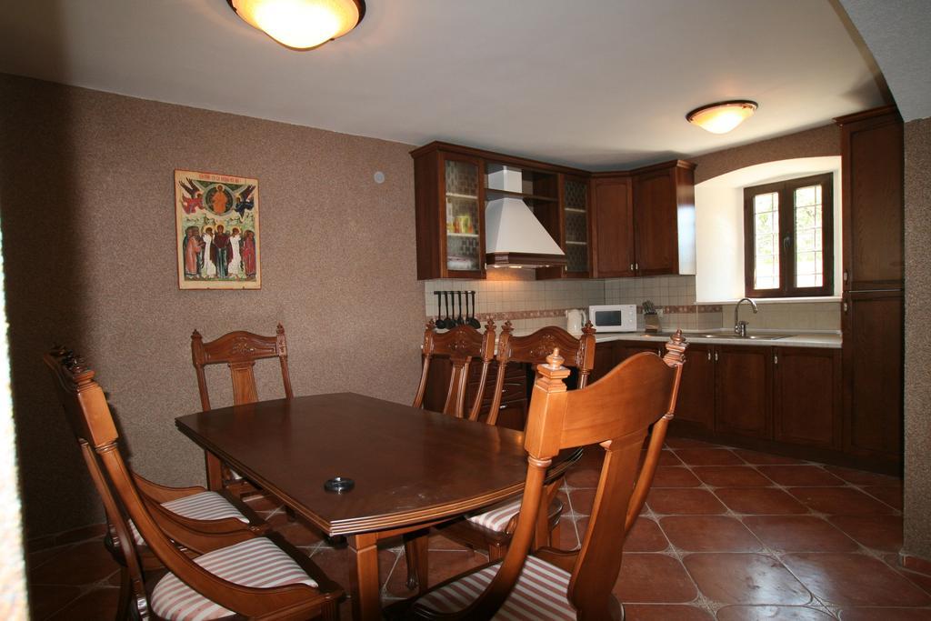 Holiday Home Ametist Kotor Szoba fotó